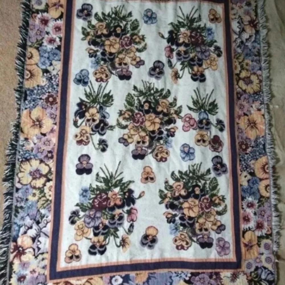 Flowered Throw Blanket